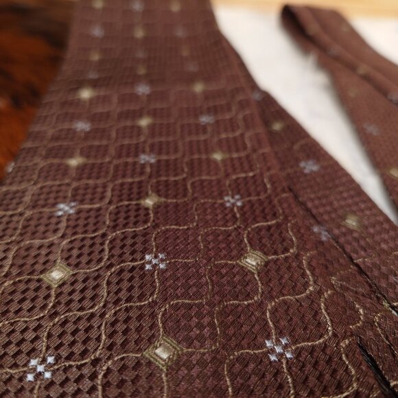 Mondo di Marco Brown and Tan Rounded Squares Silk Tie Made in Italy - Picture 2 of 4